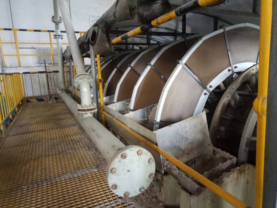 陜西華電楊凌熱電廠 #1、2機(jī)組濾布脫水機(jī)改造